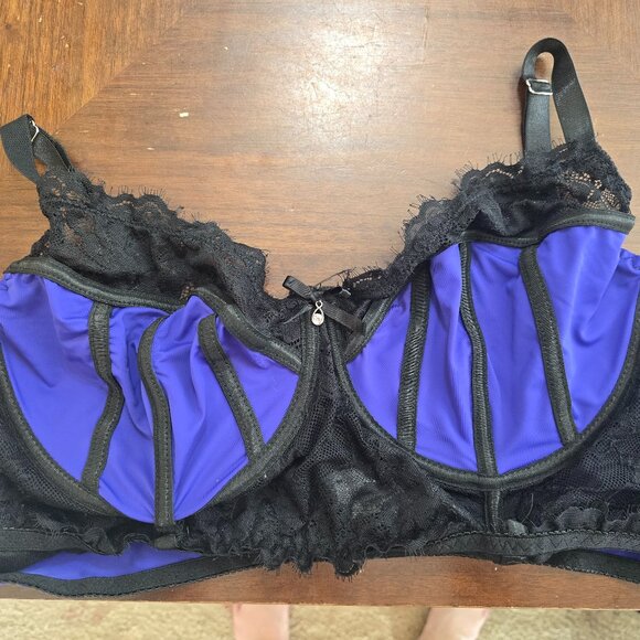 Women's Plus 4X Purple and Black Lace Bra - Picture 1 of 6